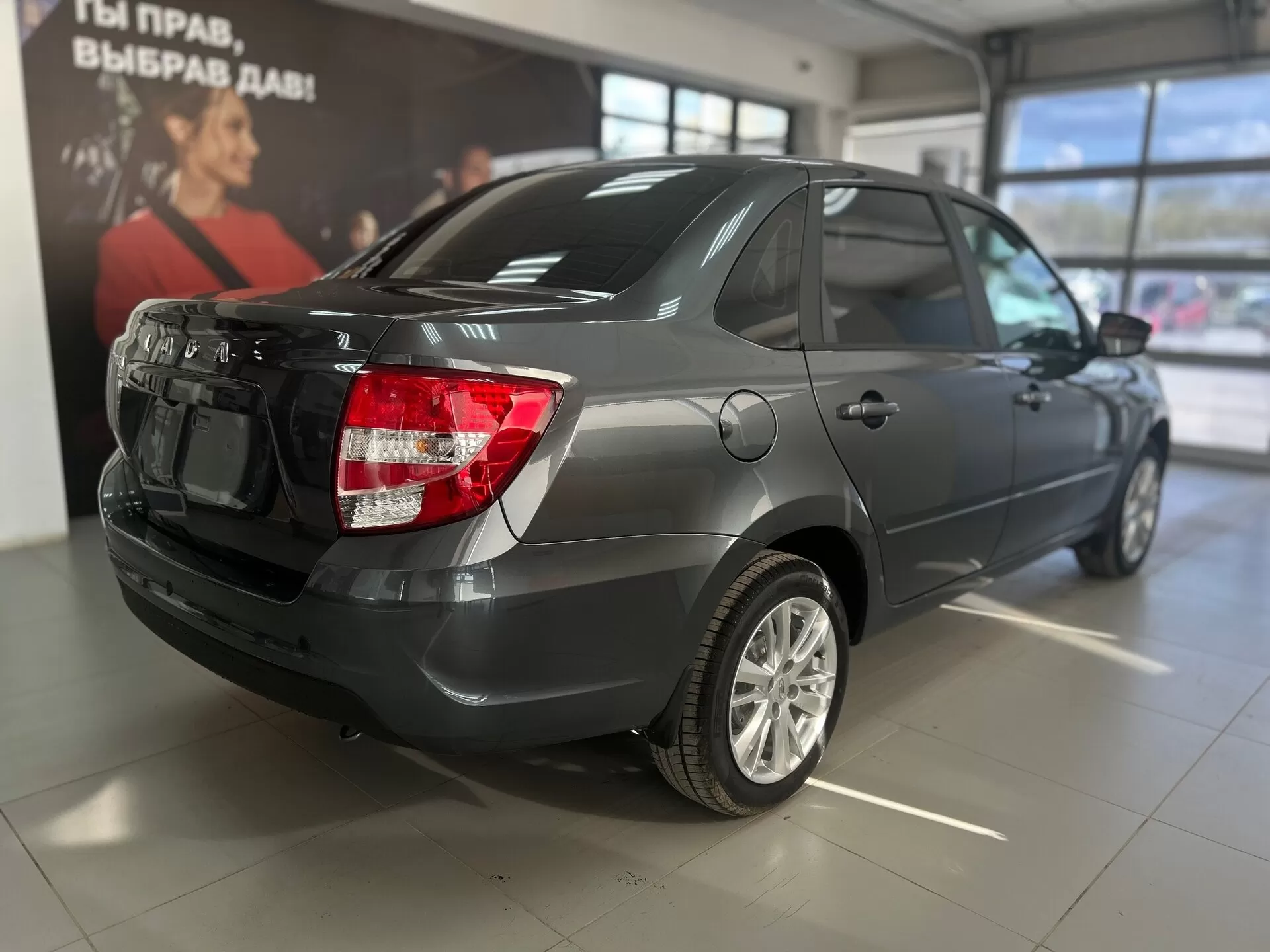 Lada (ВАЗ), Granta, I Рестайлинг, 1.6 MT (90 л.с.)