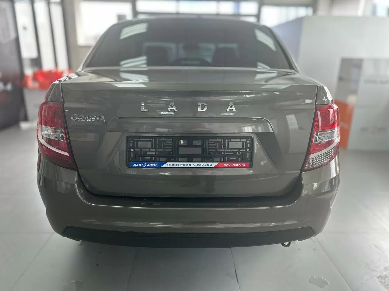 Lada (ВАЗ), Granta, I Рестайлинг, 1.6 MT (90 л.с.)