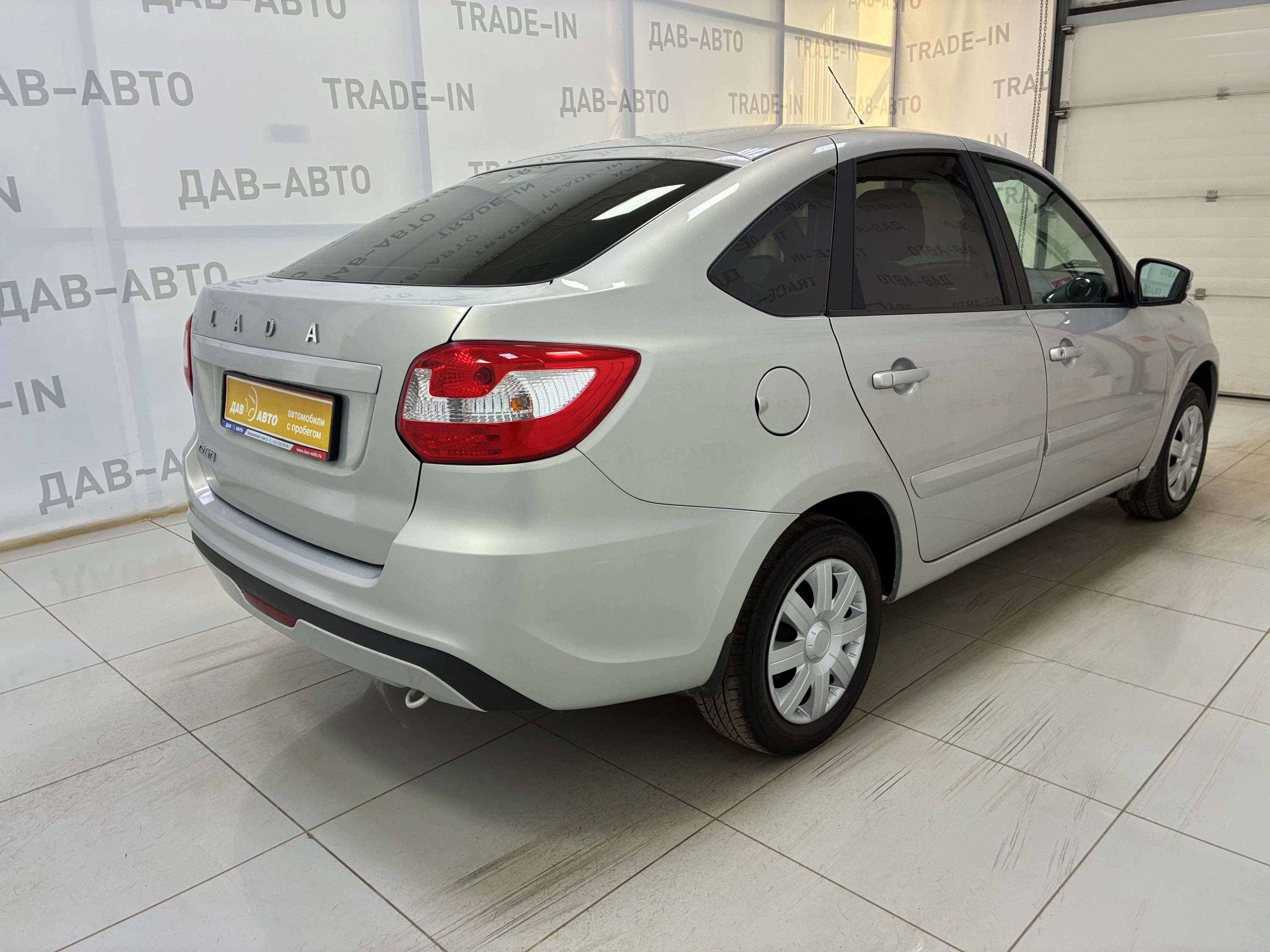 Lada (ВАЗ) Granta, I Рестайлинг, 1.6 MT (90 л.с.)