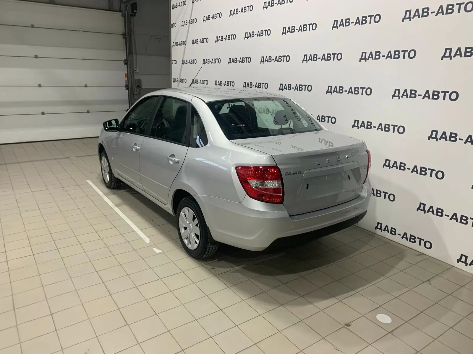 Lada (ВАЗ), Granta, I Рестайлинг, 1.6 MT (106 л.с.)