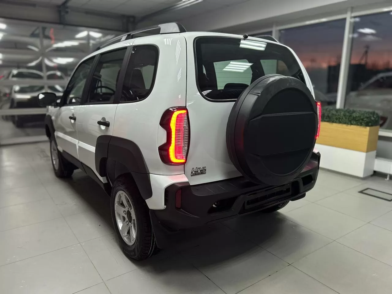 Lada (ВАЗ), Niva Travel, I Рестайлинг, 1.8 MT (90 л.с.) 4WD