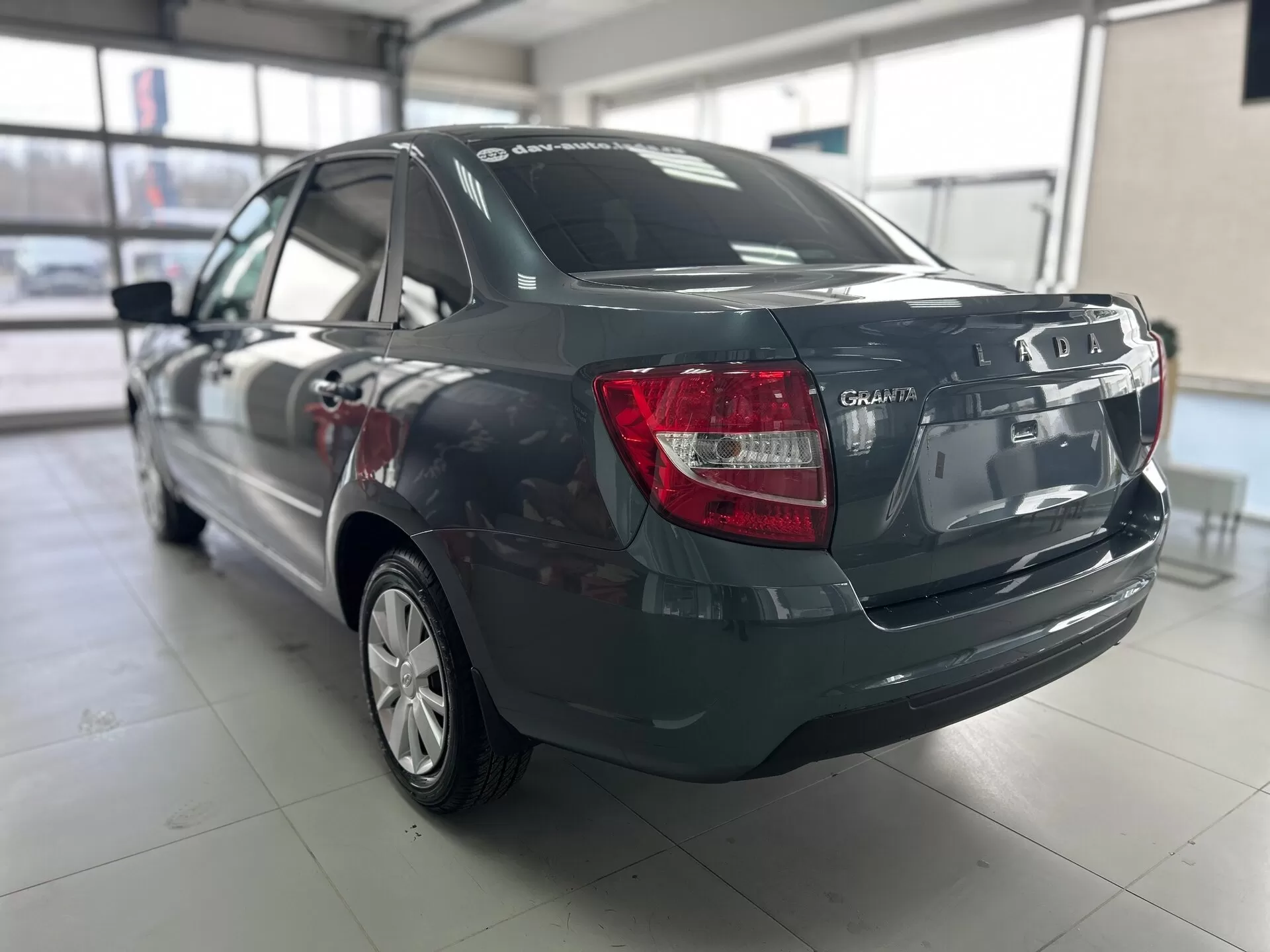 Lada (ВАЗ), Granta, I Рестайлинг, 1.6 MT (90 л.с.)