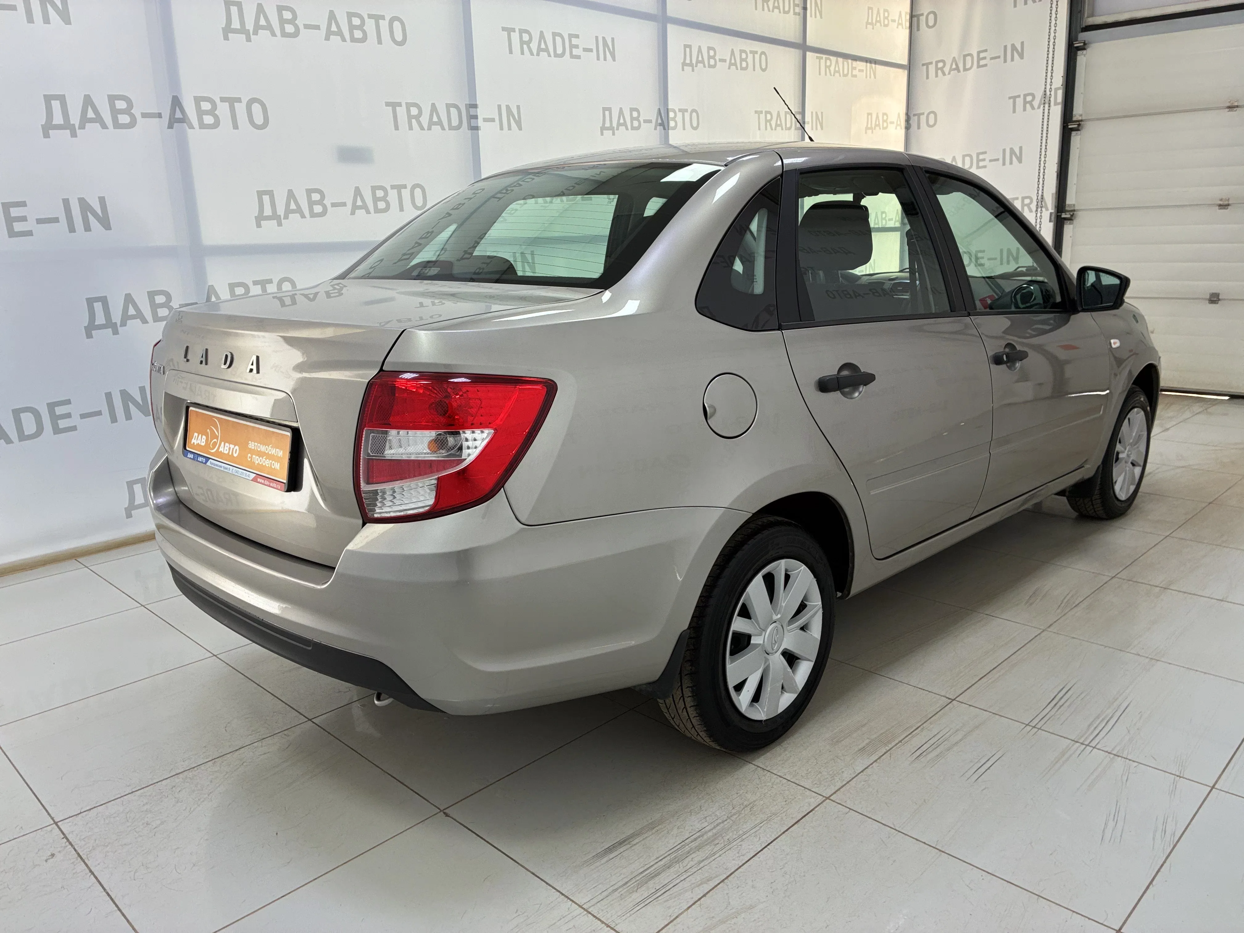 Lada (ВАЗ) Granta, I Рестайлинг, 1.6 MT (87 л.с.)
