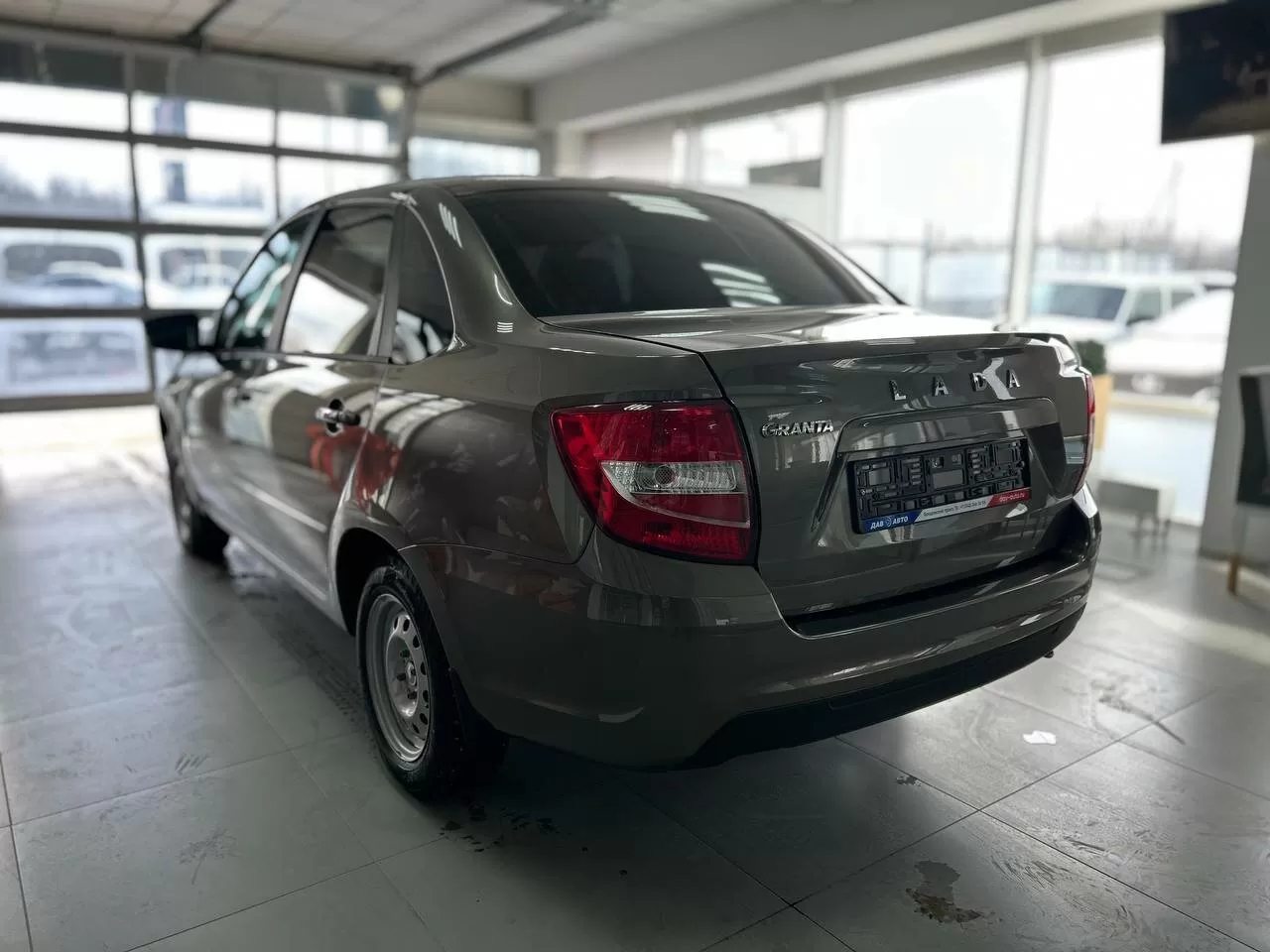 Lada (ВАЗ), Granta, I Рестайлинг, 1.6 MT (90 л.с.)