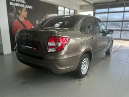 Lada (ВАЗ), Granta, I Рестайлинг, 1.6 MT (90 л.с.)