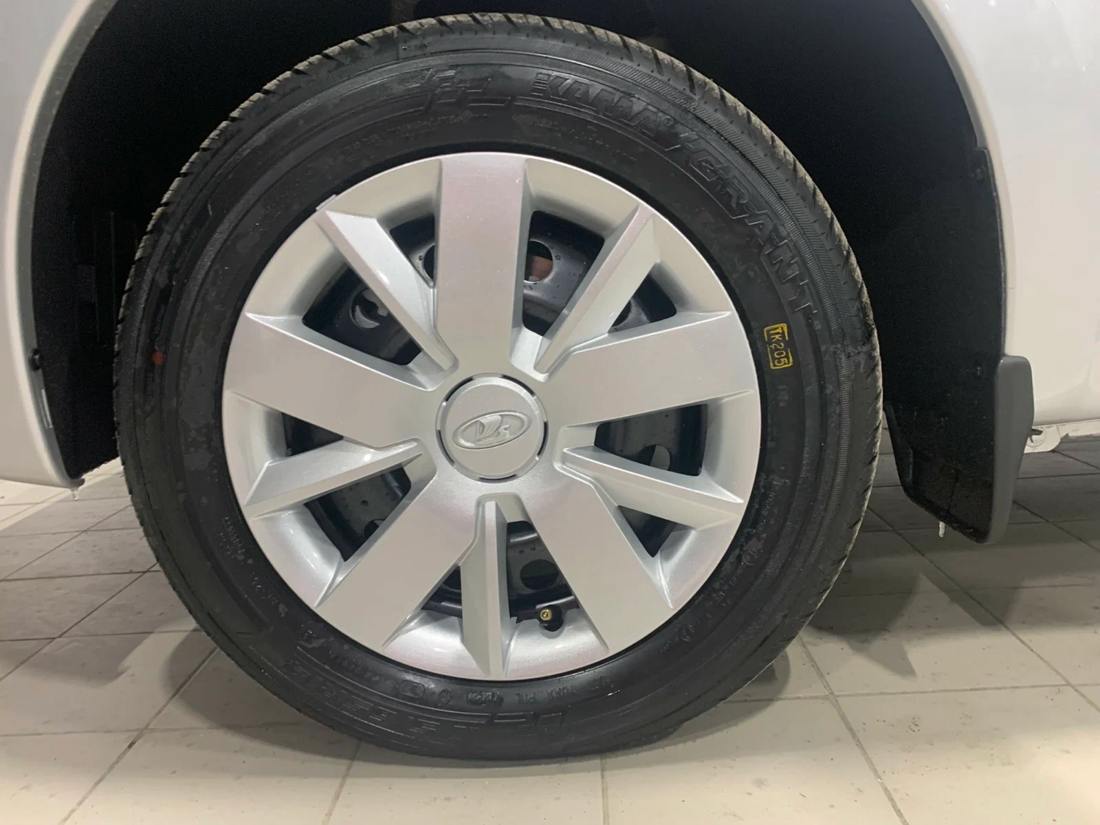 Lada (ВАЗ), Granta, I Рестайлинг, 1.6 MT (90 л.с.)