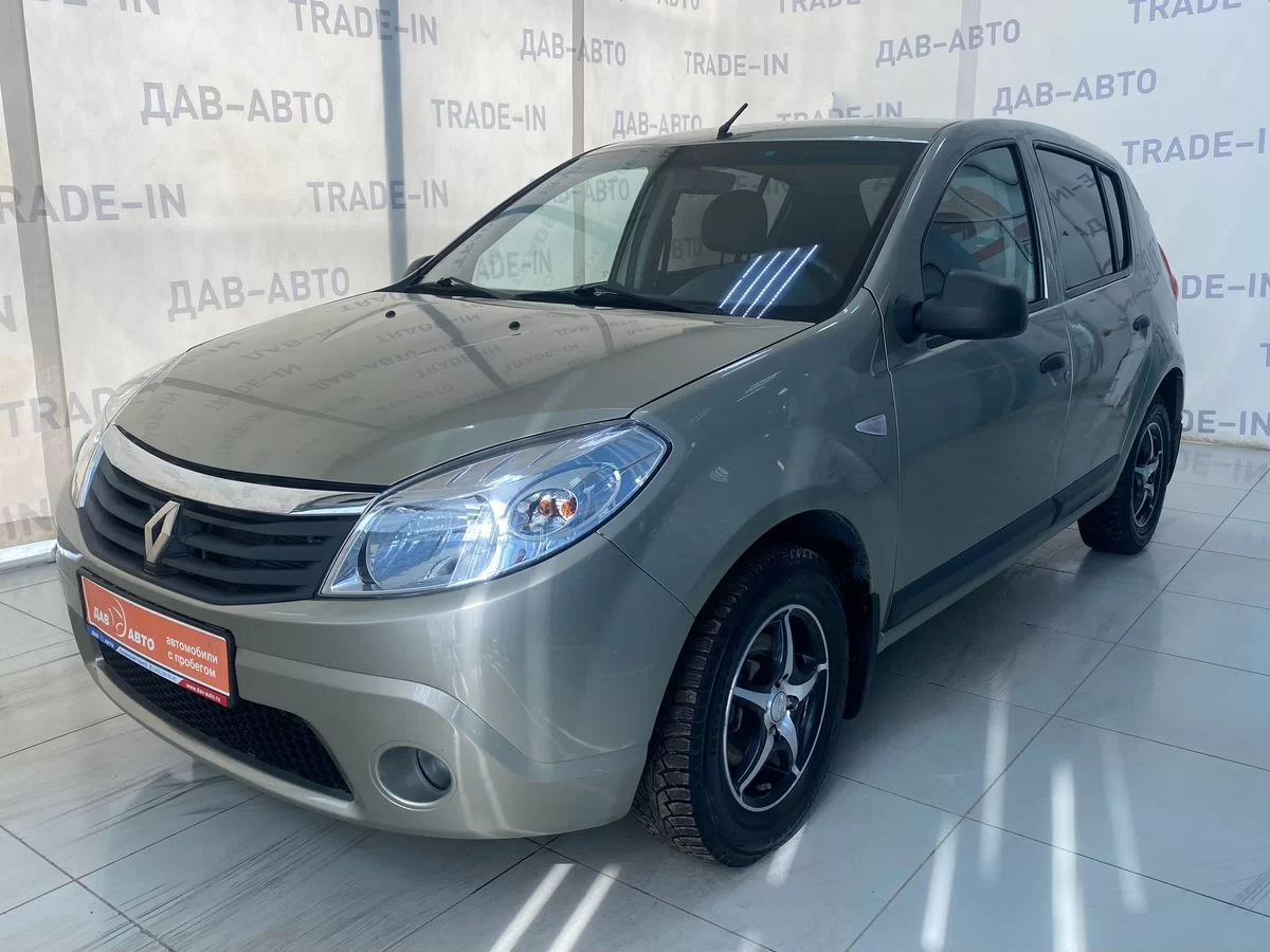 КупитьRenault Sandero, II, Stepway 1.6 MT (82 л.с.) 2013 года с пробегом,  цвет Бежевый, в наличии в Перми - ДАВ-АВТО