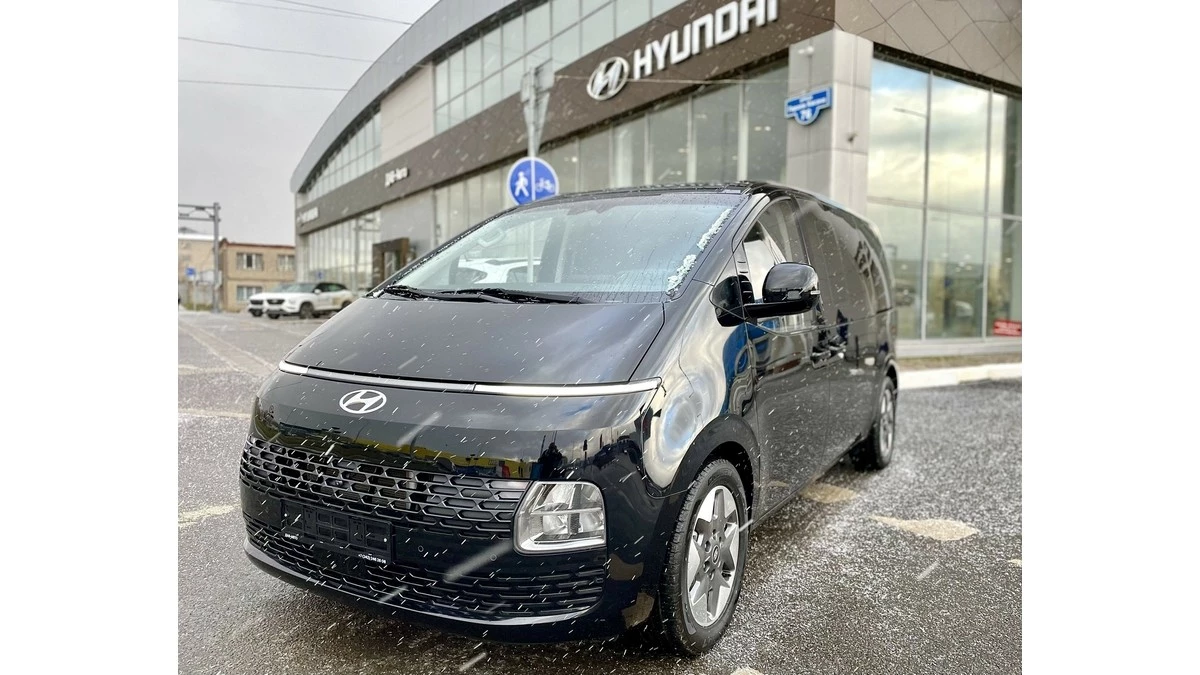 Купить новую Hyundai Staria, 2.2d AT (177 л.с.), цвет Синий, комплектация  Lifestyle в наличии в Перми - ДАВ-АВТО