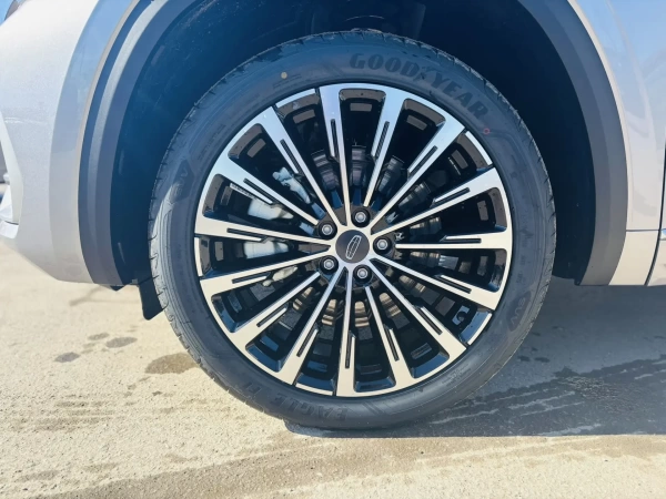 Geely Monjaro, I, 2.0 AT (238 л.с.) 4WD