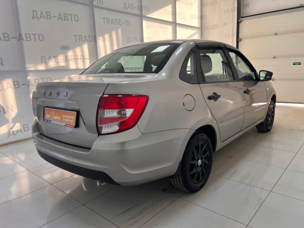 Lada (ВАЗ) Granta, I Рестайлинг, 1.6 MT (87 л.с.)