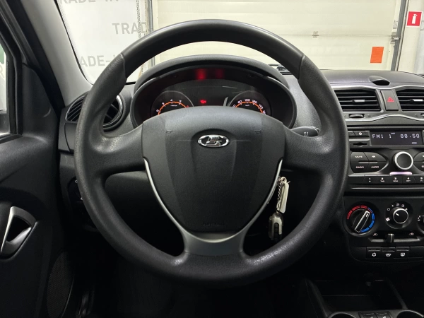 Lada (ВАЗ) Granta, I Рестайлинг, 1.6 MT (106 л.с.)
