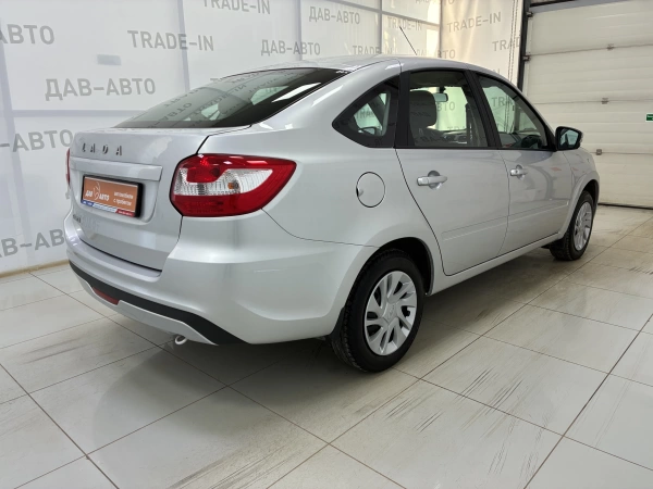 Lada (ВАЗ) Granta, I Рестайлинг, 1.6 MT (90 л.с.)