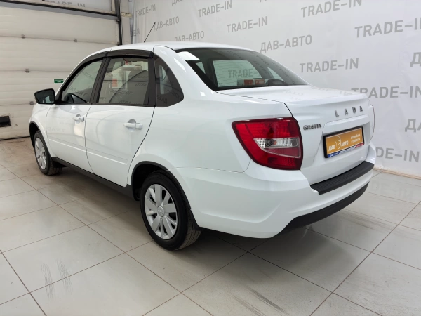 Lada (ВАЗ) Granta, I Рестайлинг, 1.6 MT (90 л.с.)
