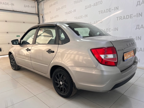 Lada (ВАЗ) Granta, I Рестайлинг, 1.6 MT (87 л.с.)