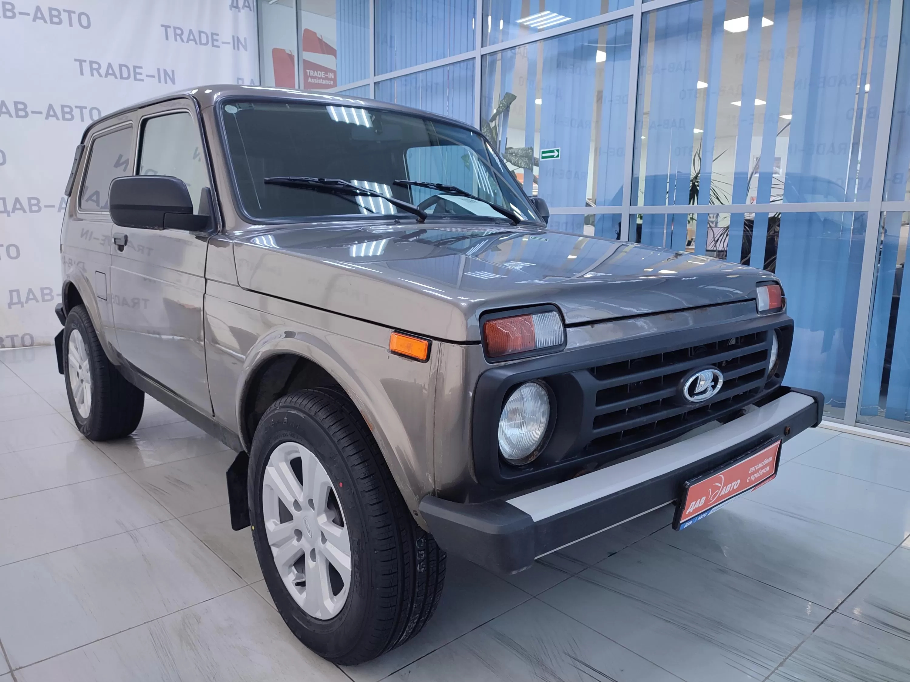 Lada 4x4 2121 Urban 2018 серебристый